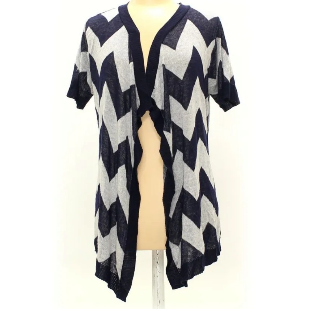 Women’s Large Short Sleeve Cardigan - Picture 3 of 7